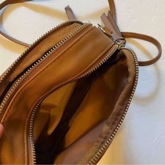 Caramel crossbody purse - Picture 6 of 6